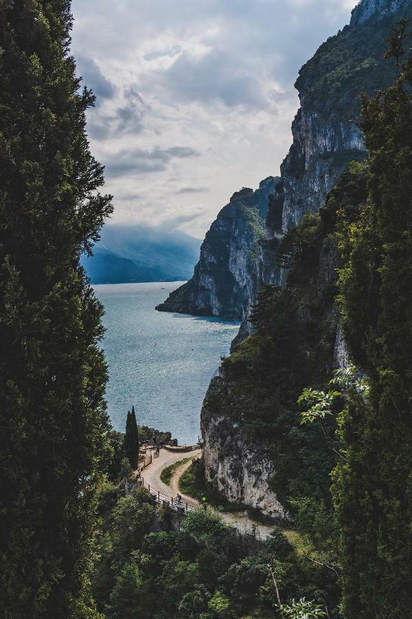 Antica Casa Alboletta - Appartamento Frida Kahlo Riva del Garda Kültér fotó